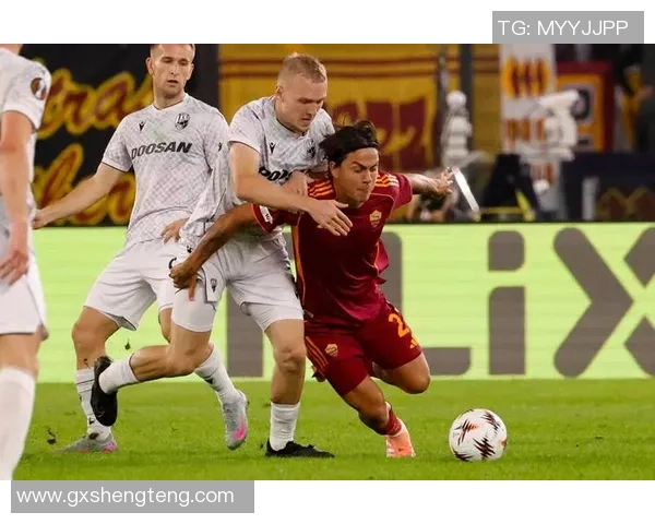 29号足球球星闪耀赛场引领球队勇夺关键胜利